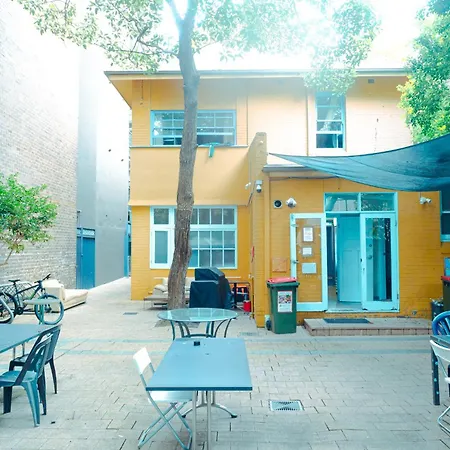 Lil Roo - Podbed Hostel-2